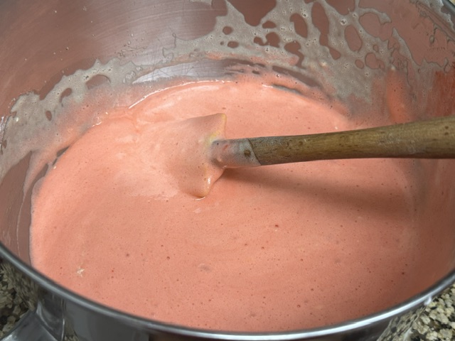 Pâte bien rose après le colorant
