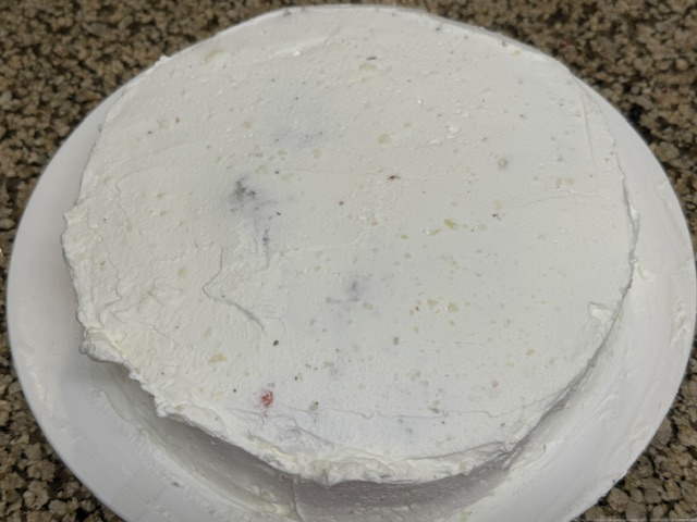 Gâteau complètement recouvert de chantilly