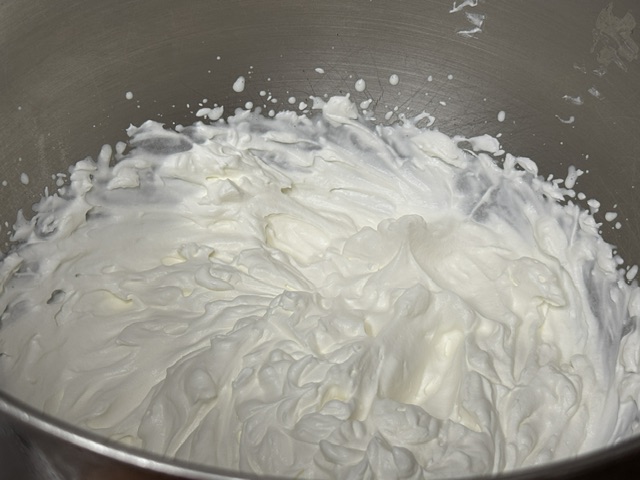 Crème chantilly après l'avoir fouettée