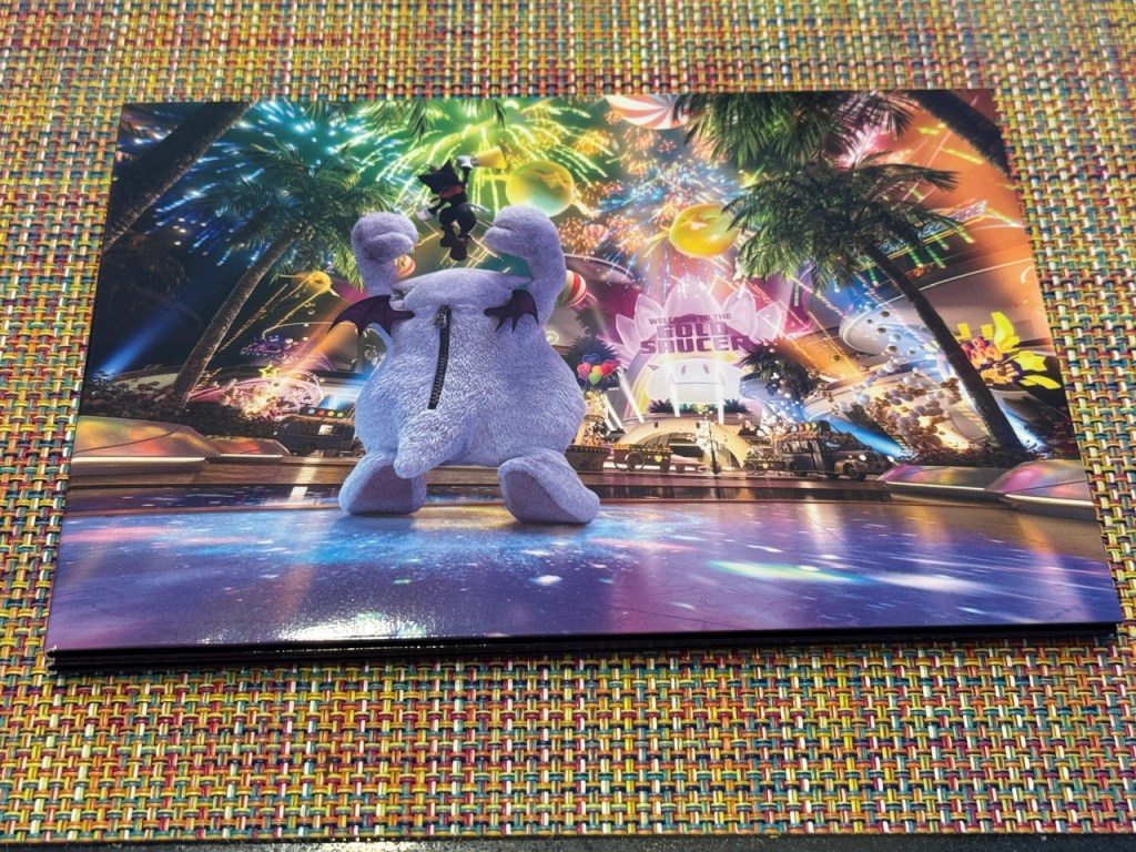 Dessin de Cait Sith, un personnage du jeu, au Gold Saucer, un parc d'attractions dans le jeu