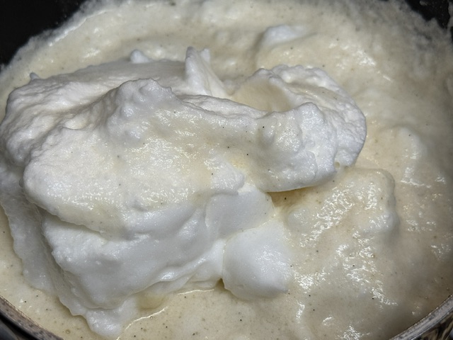 Plus de blancs flottant sur le lait