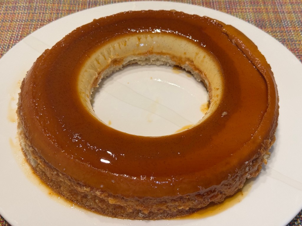 Paris-Deauville entier -- c'est un anneau de 26 cm qui ressemble à une crème caramel