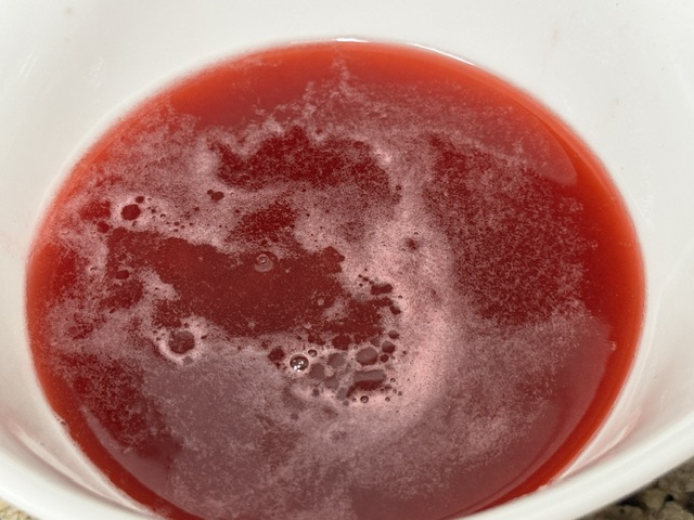Produit final -- le sirop n'est pas complètement clair, mais peu importe