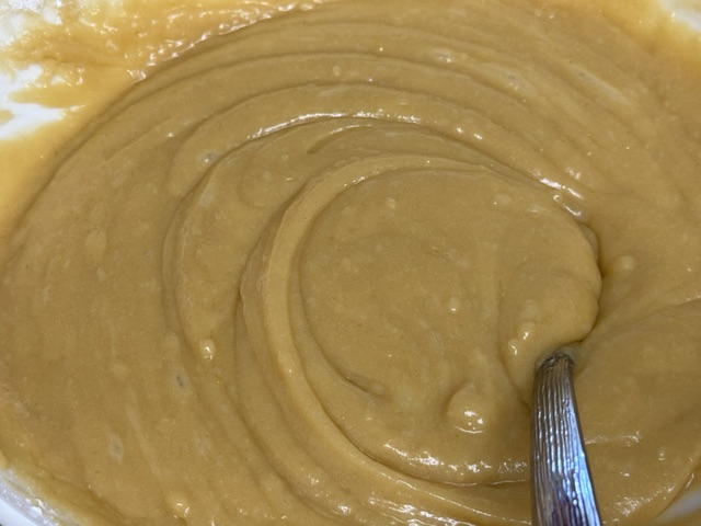 Pâte après avoir bien incorporé la deuxième tranche de farine