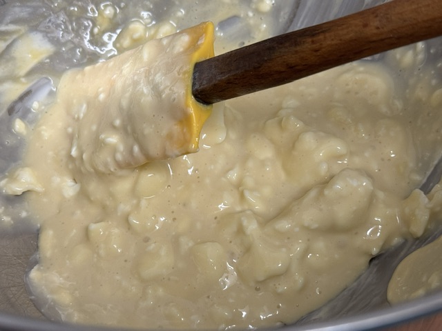 Mélange largement liquide avec quelques grumeaux