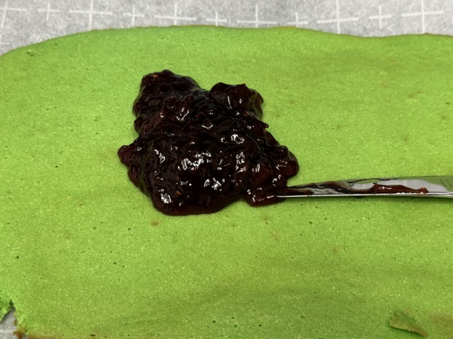 Tas de confiture au centre de la couche