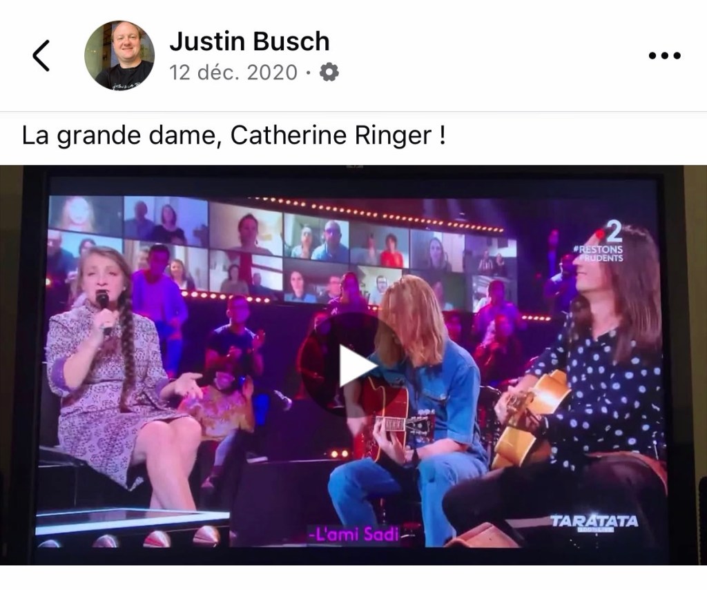 Capture d'écran d'un post sur Facebook où j'ai partagé un clip de Taratata en ajoutant la légende, « La grande dame, Catherine Ringer ! »