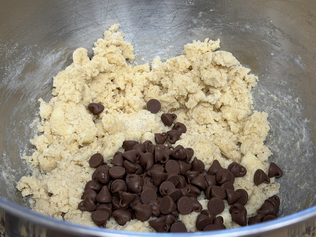 Pépites de chocolat sur la pâte