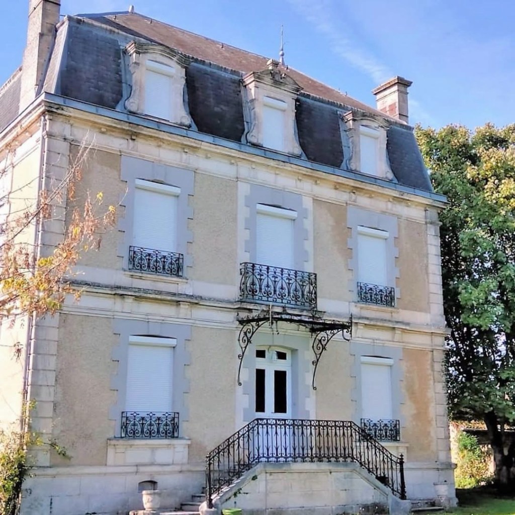 Maison de 3 étages de style haussmannien