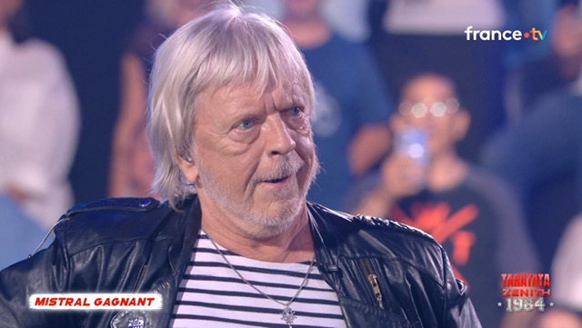 Renaud avec des larmes dans les yeux