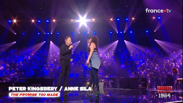 M. Peter Kingsbery sur le plateau avec Mme Anne Sila