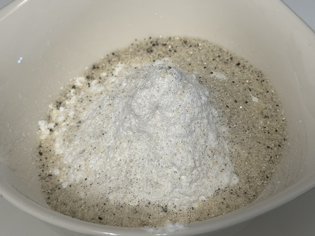 Sucre glace, avec du sucre vanillé au-dessus